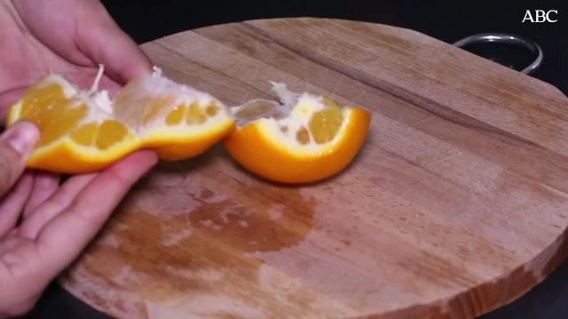 Cómo pelar la fruta de forma rápida y limpia