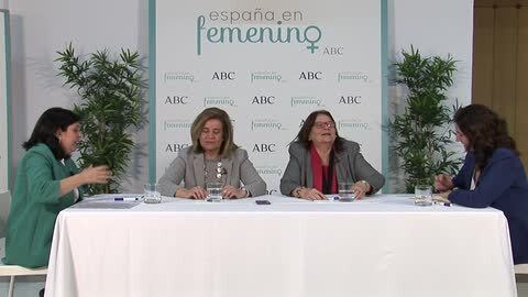 Fátima Bánez, ministra de Empleo, Ana María Llopis, presidenta de DIA, y Rosa García, presidenta de Siemens España