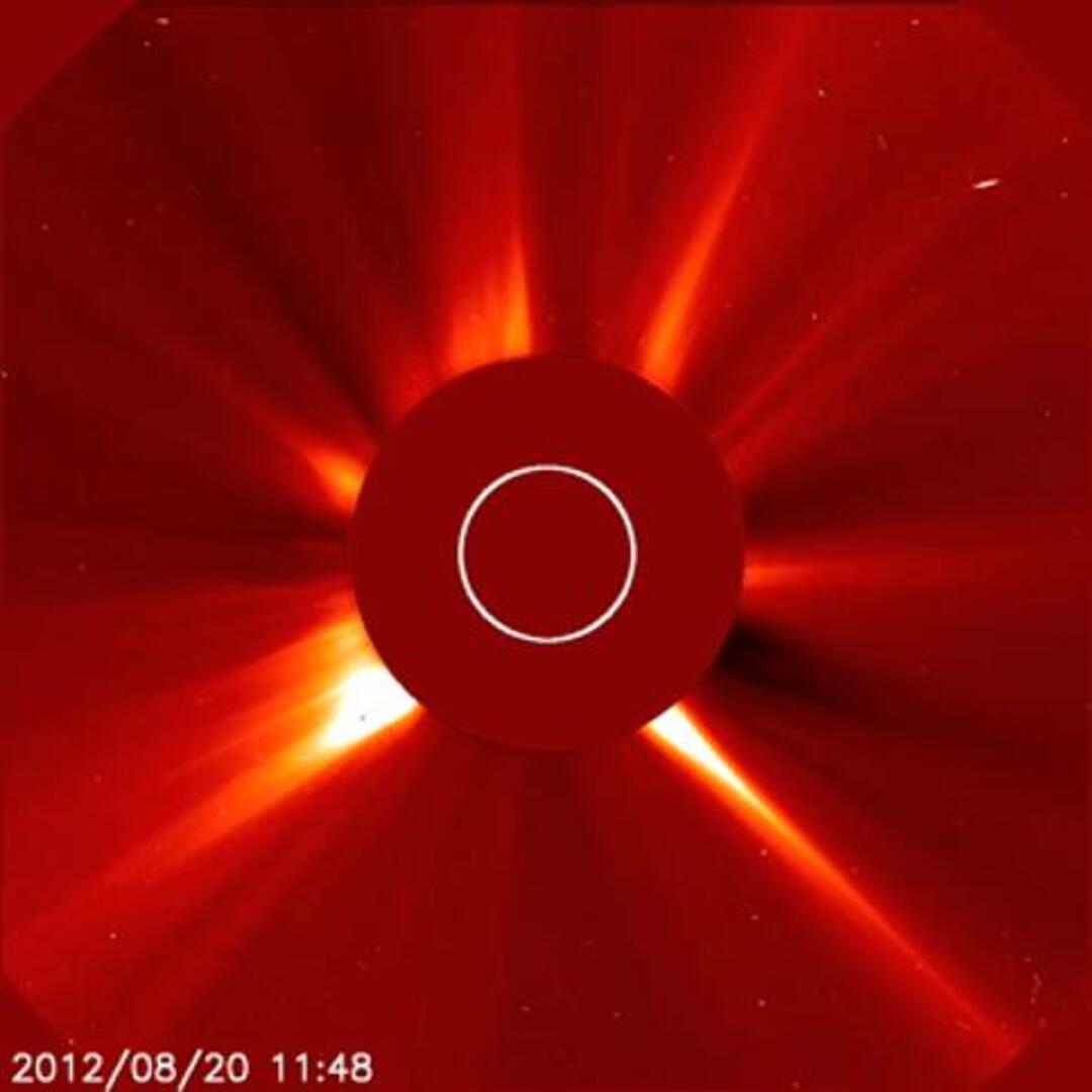 Al Sol se le enciende una bombilla