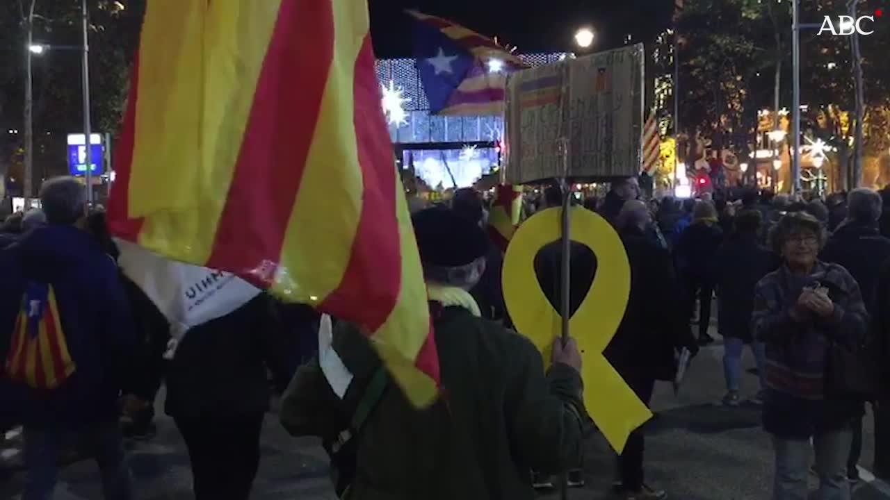 Independentistas se concentran en el Paseo de Gracia antes de la manifestación convocada por ANC