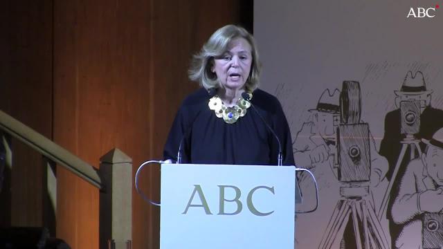 Catalina Luca de Tena, durante la entrega de los premios