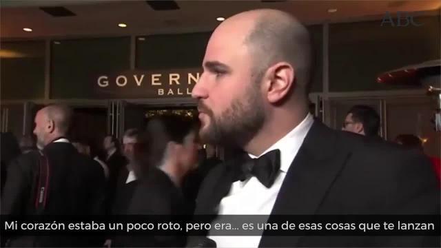 El equipo de «Moonlight» celebra el Oscar a la mejor película con parte del equipo de «La la land» aún sobre el escenario