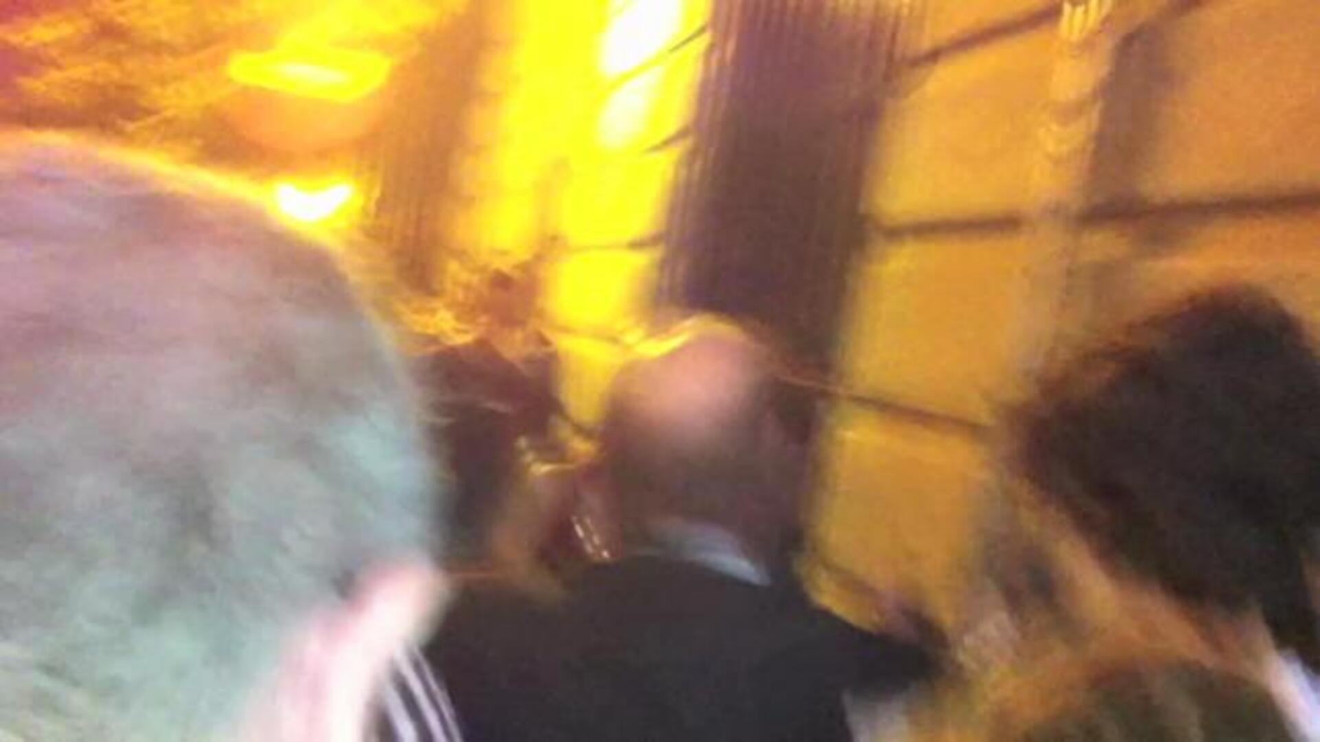 Gallardón, abucheado en la puerta de su casa contra el traslado de las fiestas del Orgullo