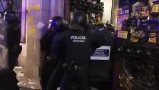 Mossos en el Parlament