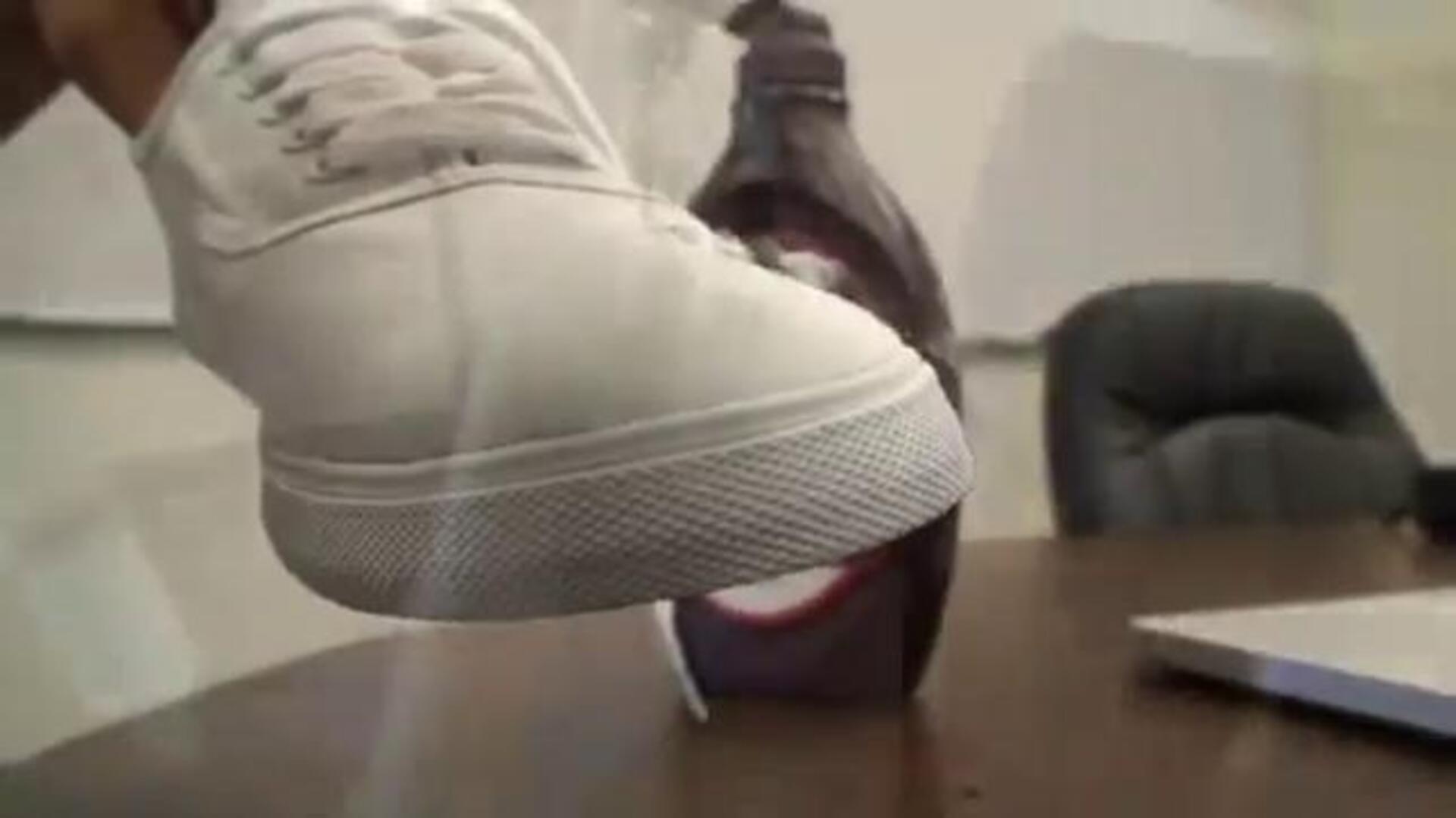 Crean un impresionante spray que repele todos los líquidos