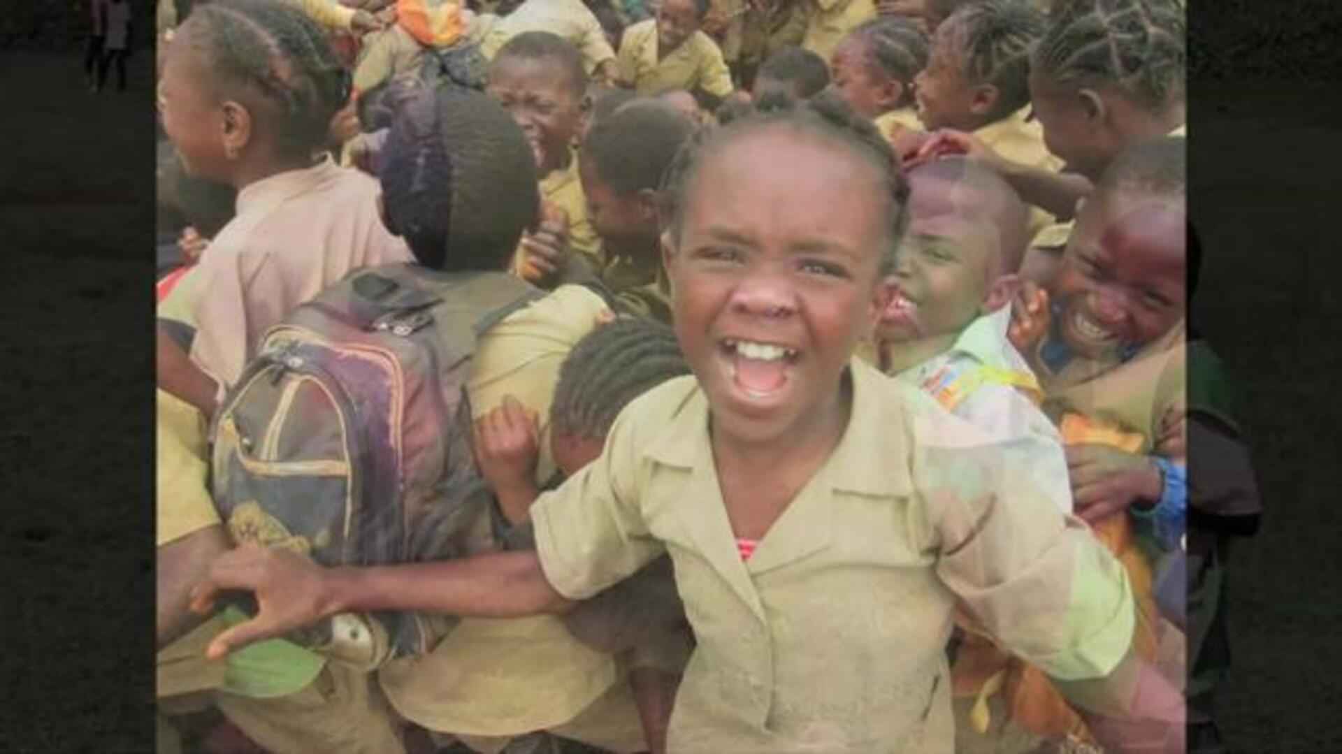 Un balón indestructible para combatir la pobreza
