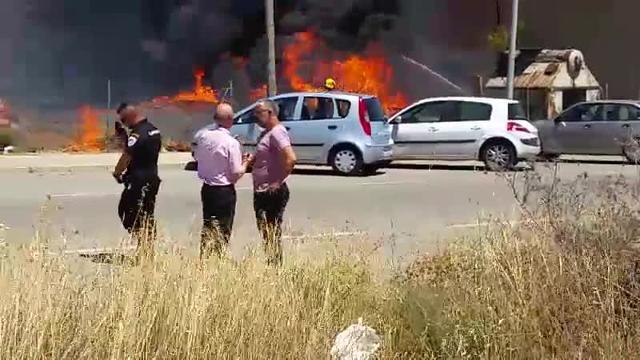 Imagen del incendio declarado esta tarde en la Fuente del Jarro