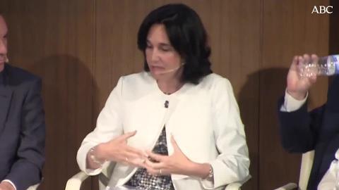 Una imagen del coloquio celebrado en la Biiblioteca de ABC