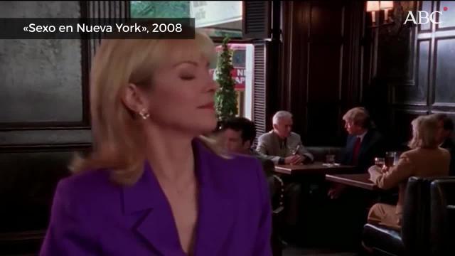 Trump afeita la cabeza a Vince McMahon, en presencia del luchador Bobby Lashley , en 2007