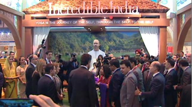 Doña Letizia, durante su visita al pabellón de la India en Fitur