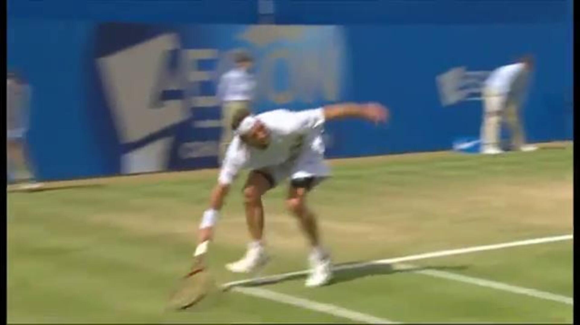 Nalbandian, descalificado en Queen's por herir a un árbitro de una patada