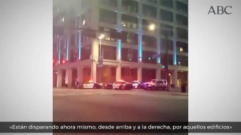 Pánico en las calles de Dallas tras desatarse el tiroteo que ha acabado con la vida de cinco policías