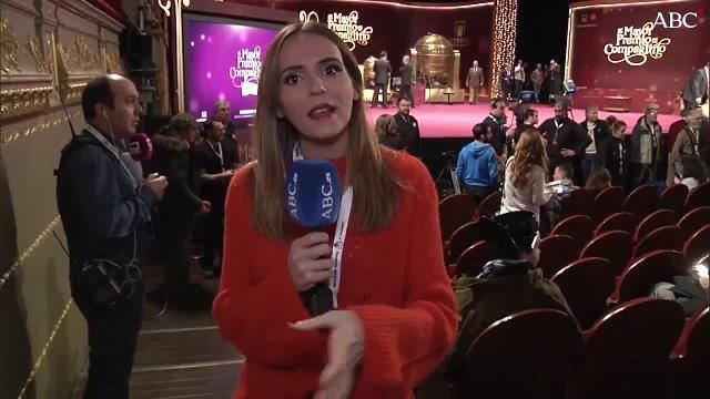 El «Camaleón Cañizares» y su amigo el Papa Chuchi II, en el Salón de Loterías