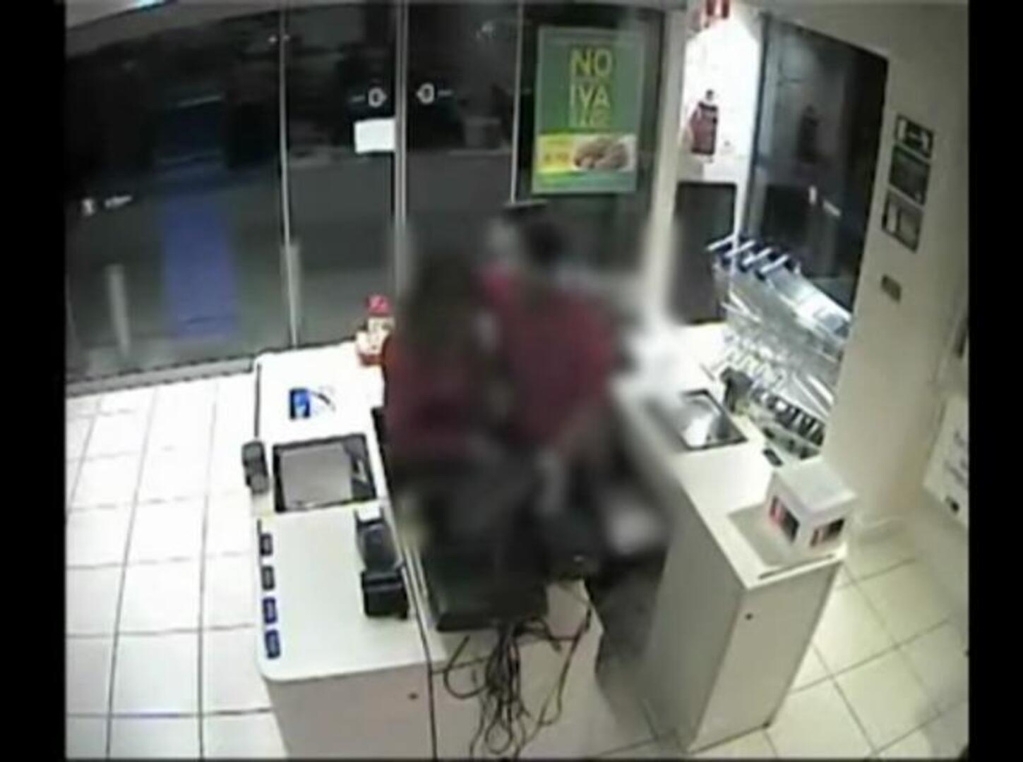 «¡Gorda, si te mueves te pincho!»