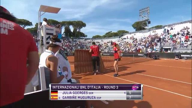 Garbiñe Muguruza, durante su partido ante Goerges