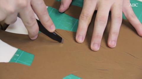 Peñalver, en una de las mesas de trabajo de su estudio