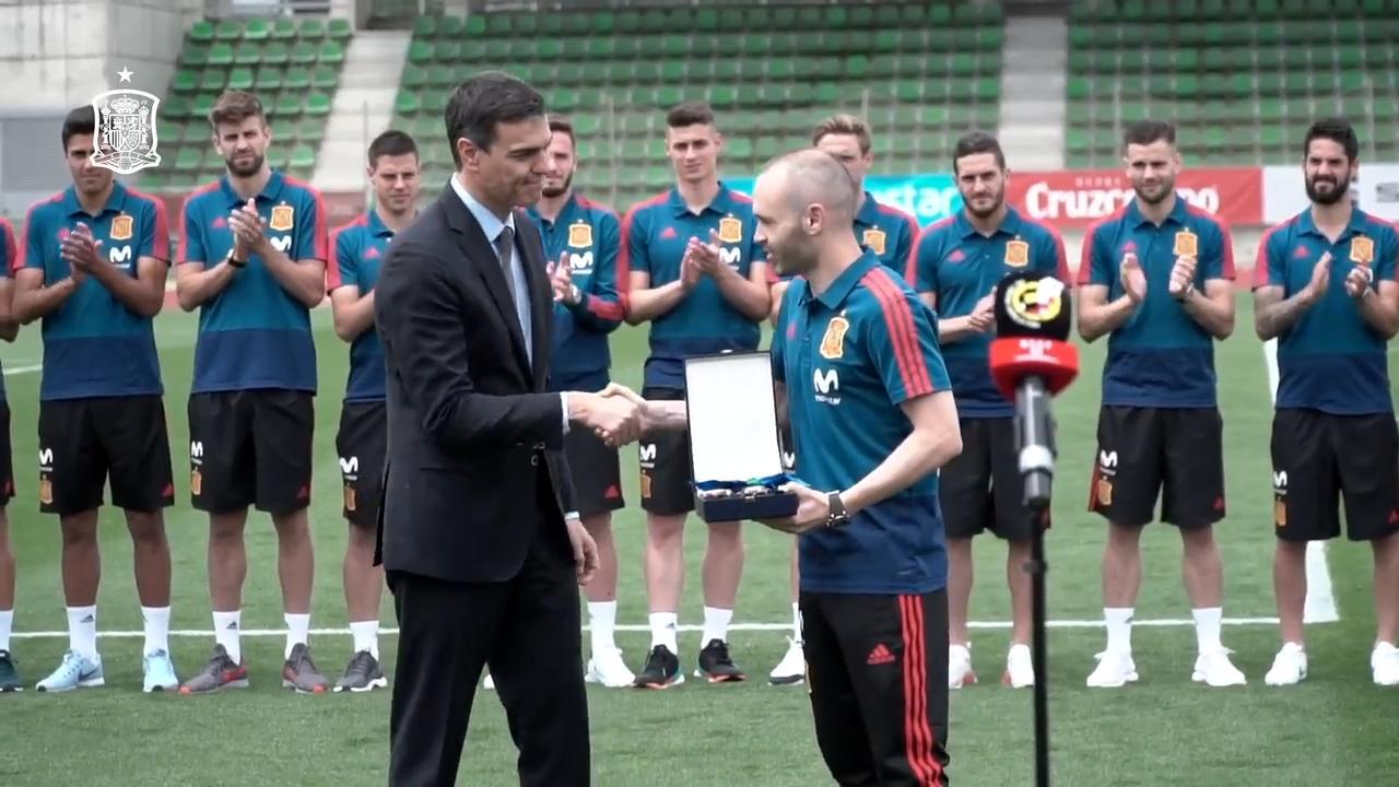 Pedro Sánchez visita la Real Federación Española de Fútbol