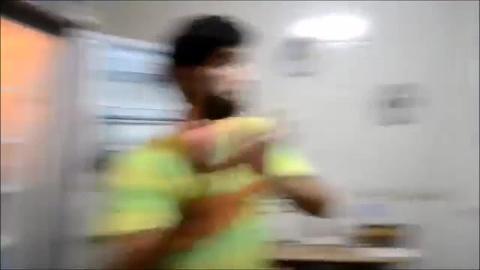 Elrubius, mientras graba uno de sus vídeos para su canal, «elrubiusOMG», de Youtube