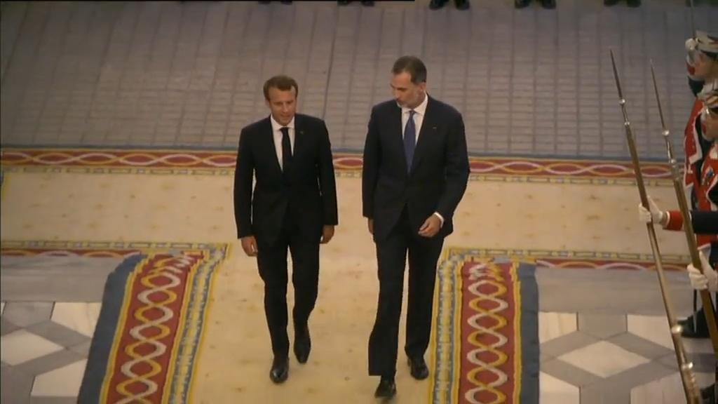 El Rey ofrece una cena a Macron en el Palacio Real