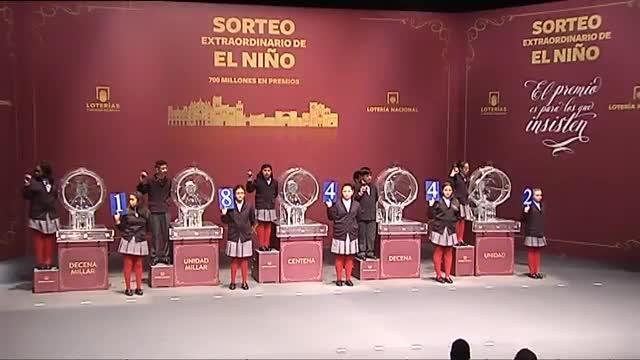 Vídeo: Así se ha cantado el segundo premio | Los niños de San Ildefonso cantan el número en Ávila