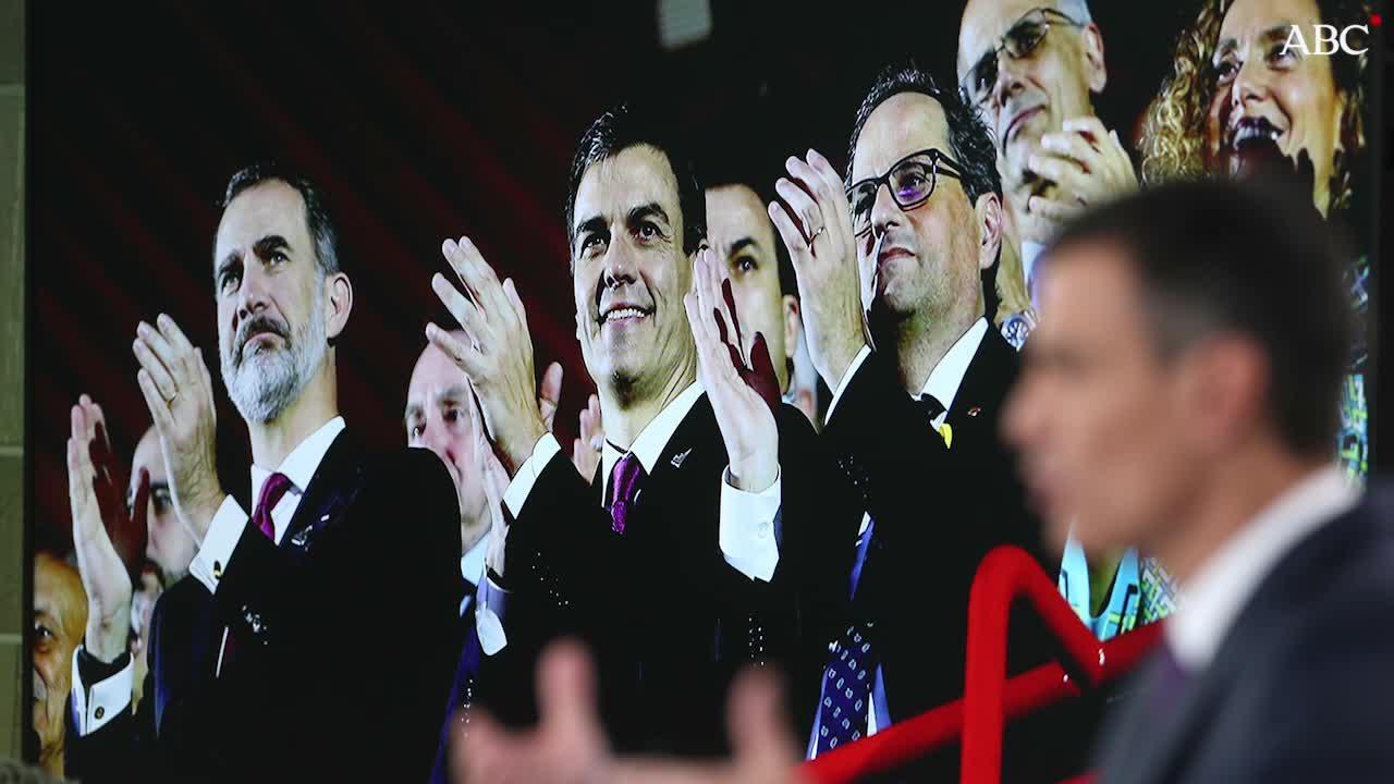 Las imágenes que han acompañado la rueda de prensa de Pedro Sánchez