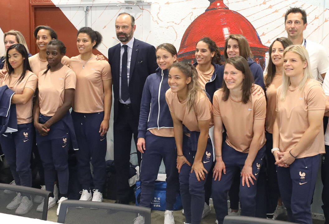 Le Premier Ministre auprès des Bleues