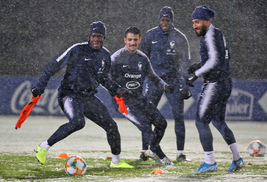 Les Bleus sous la neige à Clairefontaine