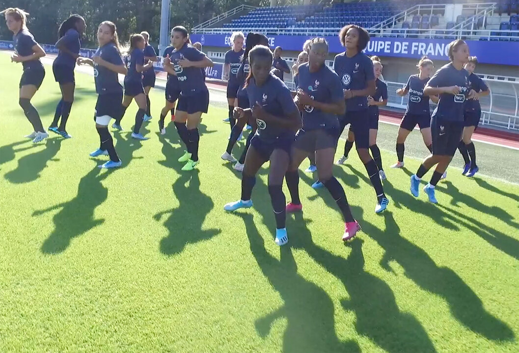 Le retour des Bleues à l'entraînement avec Viviane Asseyi