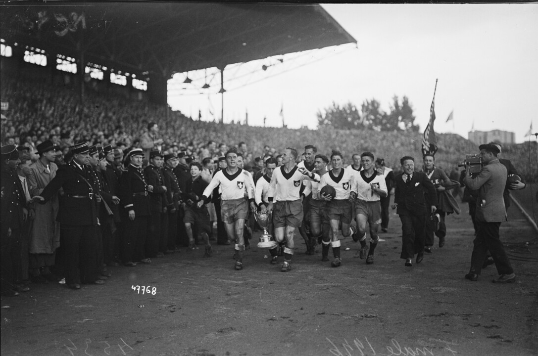 1946 - LOSC-Red Star (4-2)