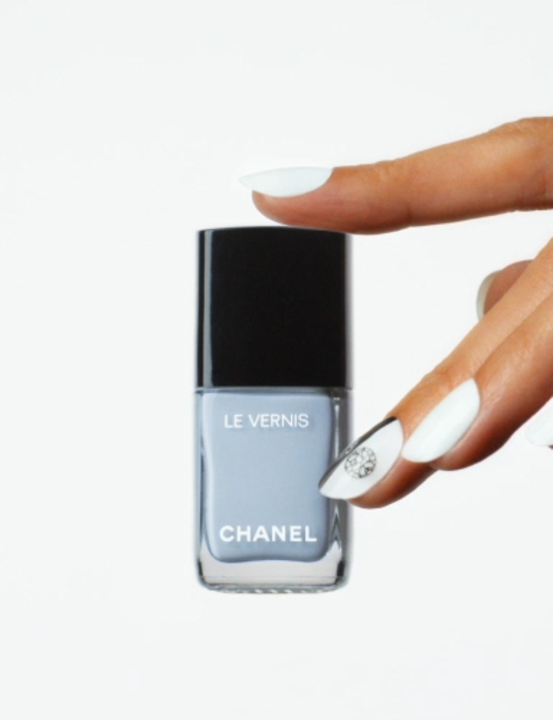 人気カラーの カラーコード FILE NAIL ☆ CHANEL ☆ 131 ファイル 