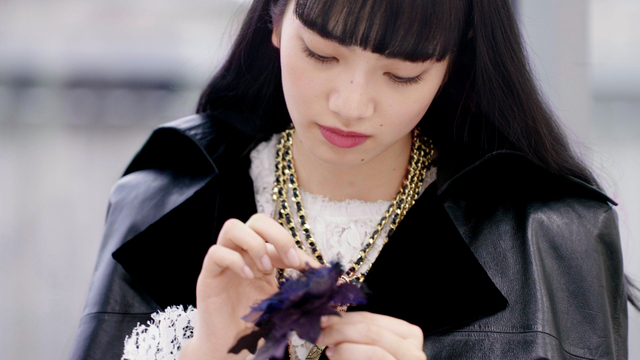 Nana Komatsu Visiting The Metiers D Art Ateliers Chanel