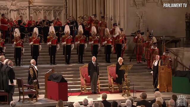 queen's coffin journey to westminster