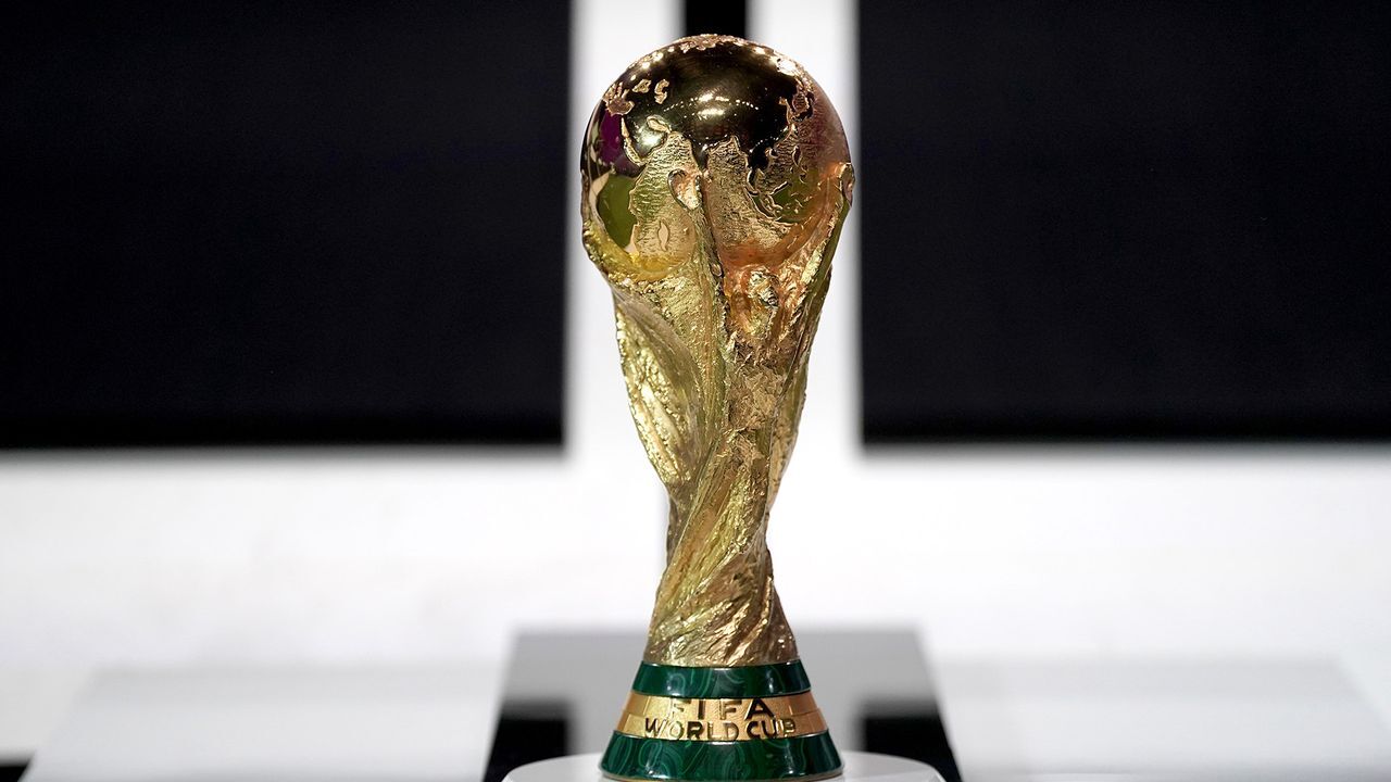 NEYMAR JR EXTRA BASE BRONZE SILVER GOLD WORLD CUP QATAR 2022