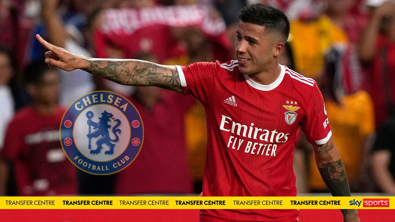 Chelsea smash British transfer record to sign Benfica's Fernandez