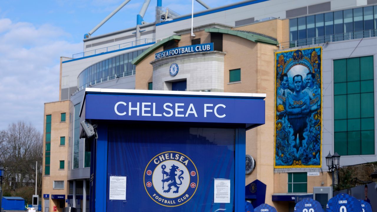 Chelsea FC Bidders to Submit Final Offers on April 11, Sky Says - Bloomberg
