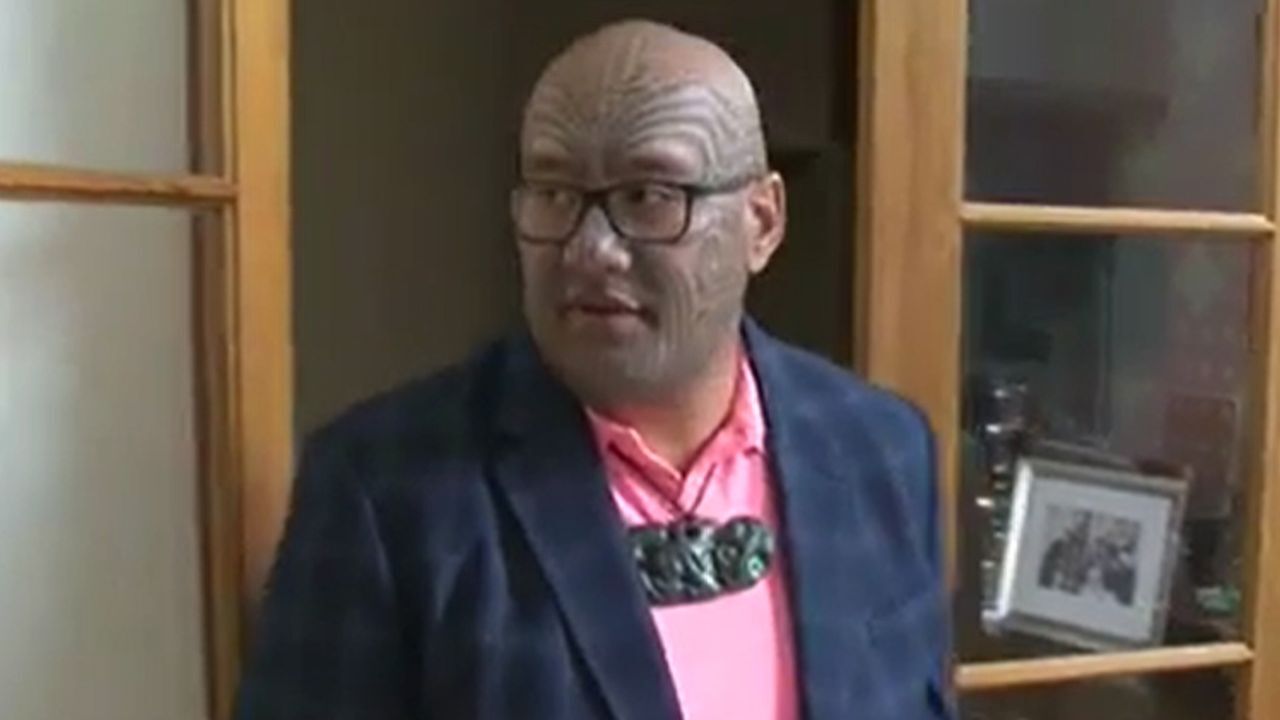 Maori Mp Rawiri Waititi Ejected From New Zealand Parliament For Refusing To Wear Tie World News Sky News