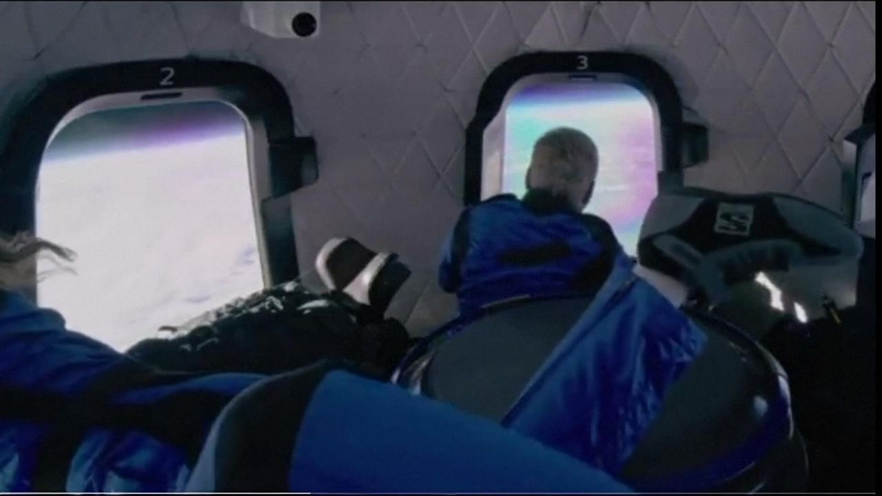 Captain Kirk: Bezos' Blue Origin to send William Shatner into space - BBC  News