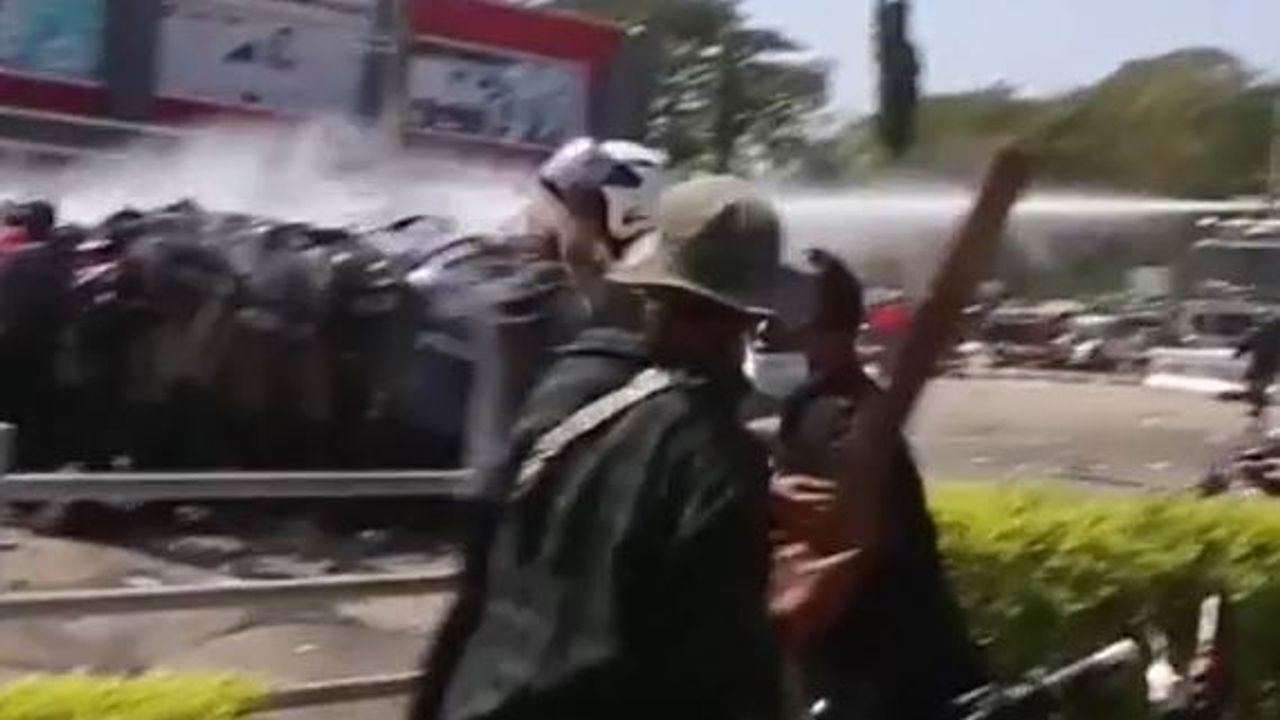 Myanmar Coup Warning Shots Fired And Dozens Arrested As Protesters Defy Military Ban On Gatherings World News Sky News