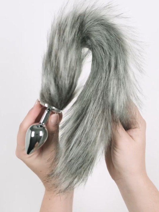 DOMINIX Deluxe Stainless Steel Medium Faux Silver Fox Tail Butt Plug