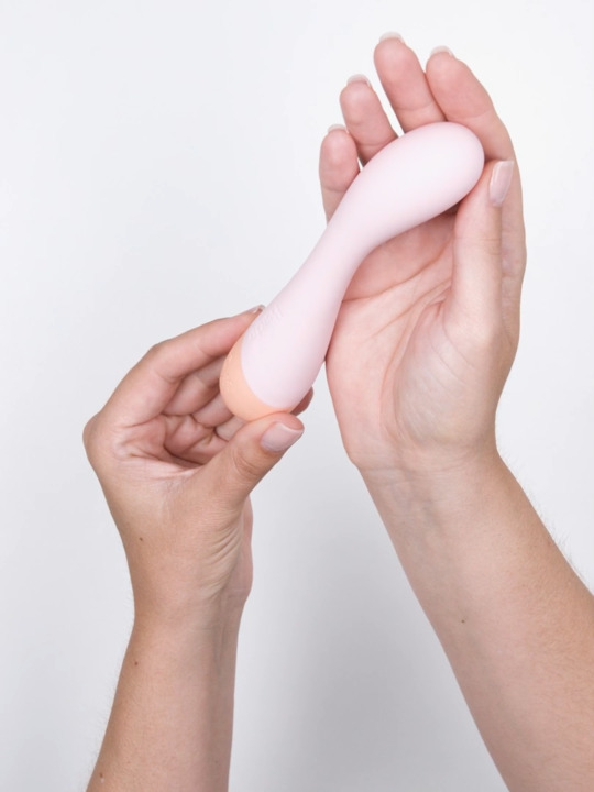 Vush Peachy Rechargeable Silicone G-Spot Massager 