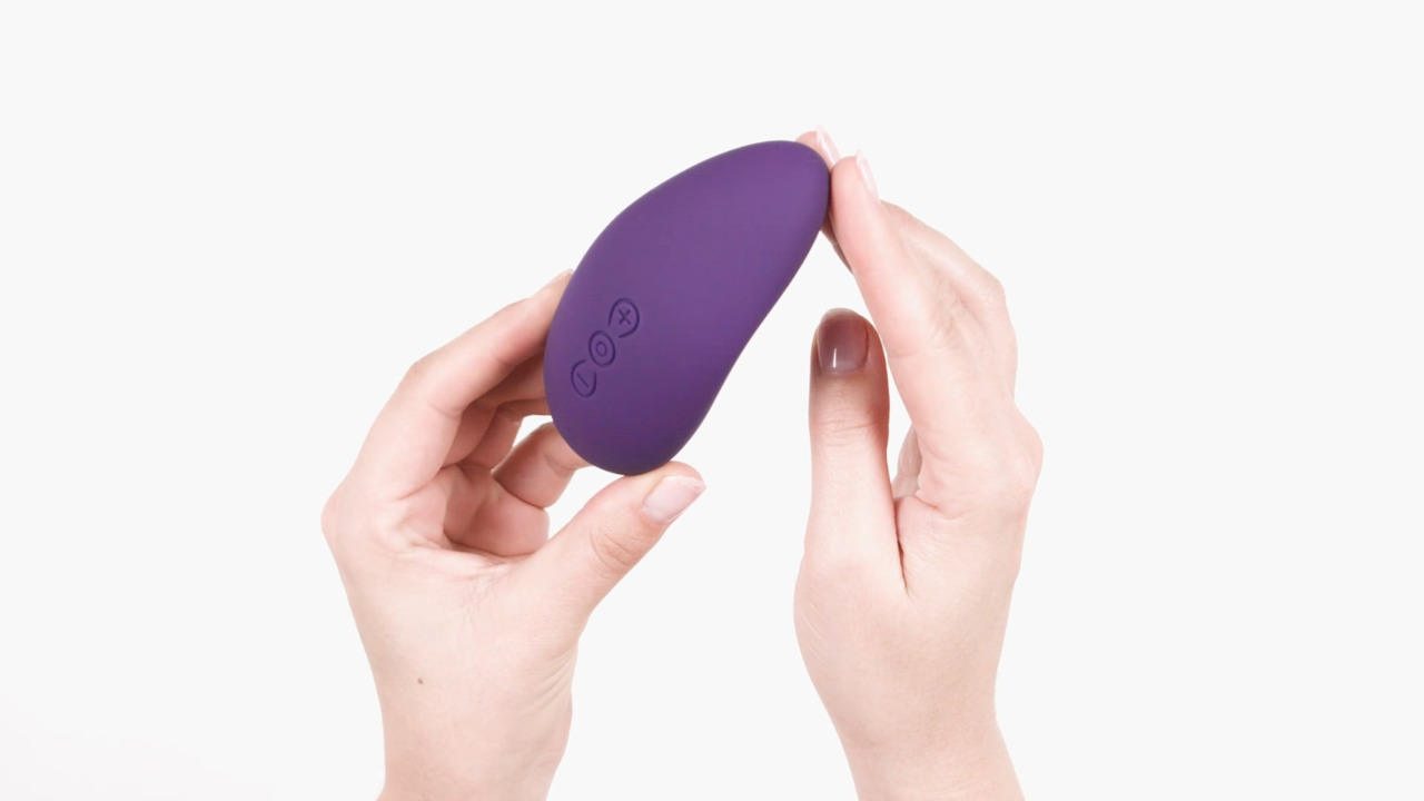 Desire Luxury Rechargeable Clitoral Vibrator - Lovehoney US