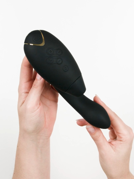 Yalangoch erkak mashhurlar Sperma ogizdan jinsiy olatni ichiga oqadi (kesilgan)