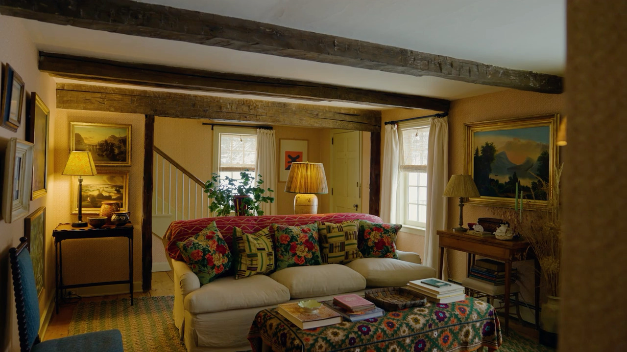 Adding the finishing touches to the winter sitting room