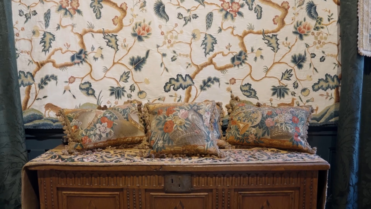 Antique shopping - Peta Smyth