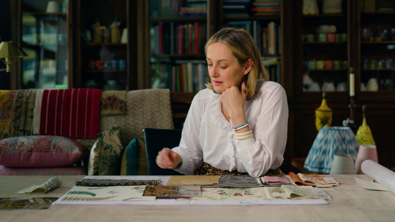 Scheming the living room and hall