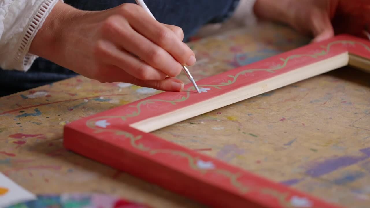 A Gypsy wagon inspired painted frame - Part 2 - Painting the frame