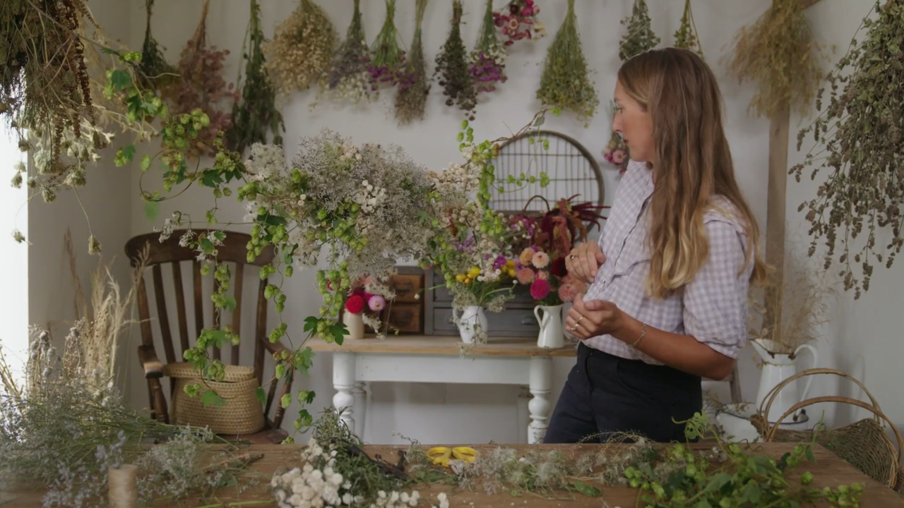 A hanging flower cloud - Part 4: Creating your own vines