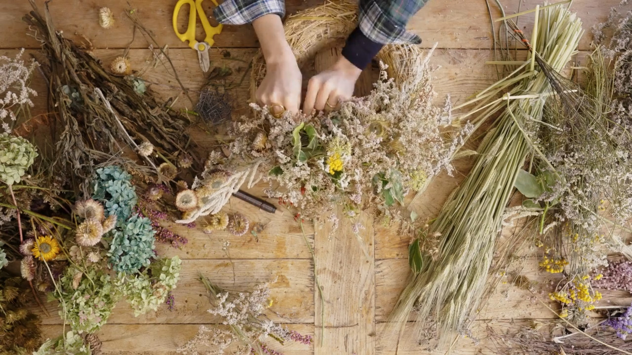 A dried flower wreath - part 1