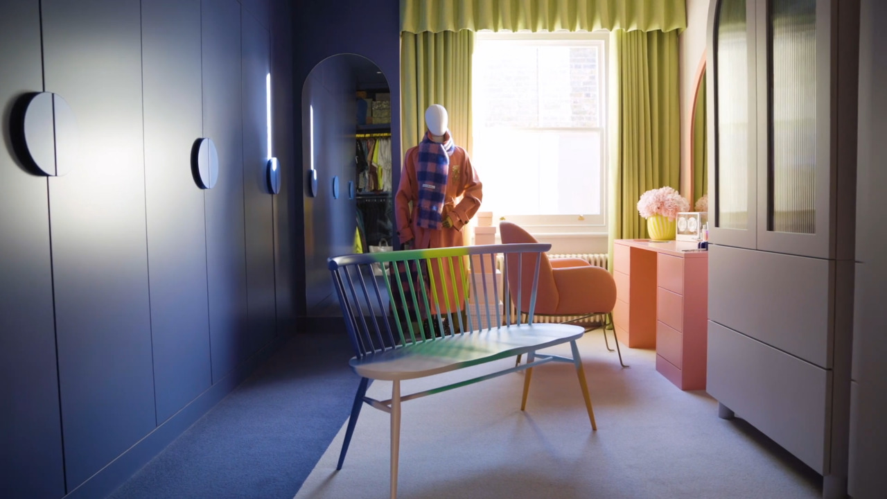 Walkthrough - dressing room