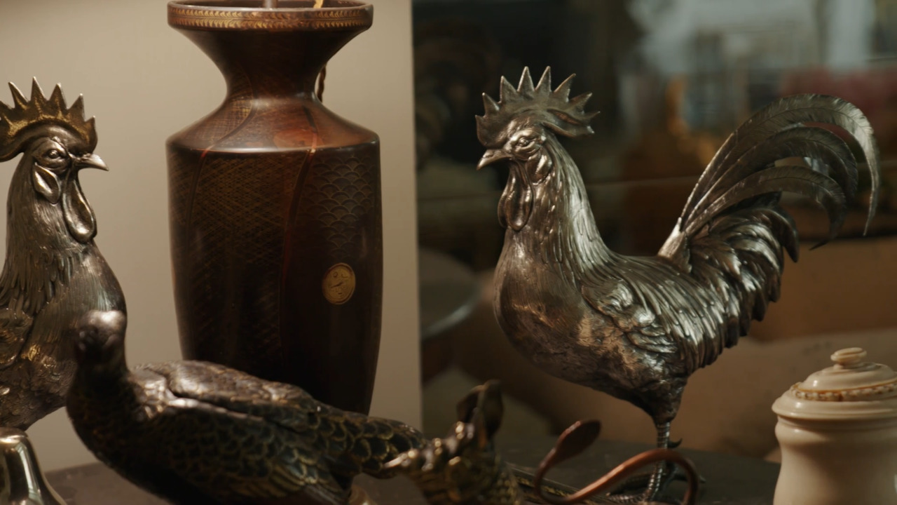 Building art and object collections